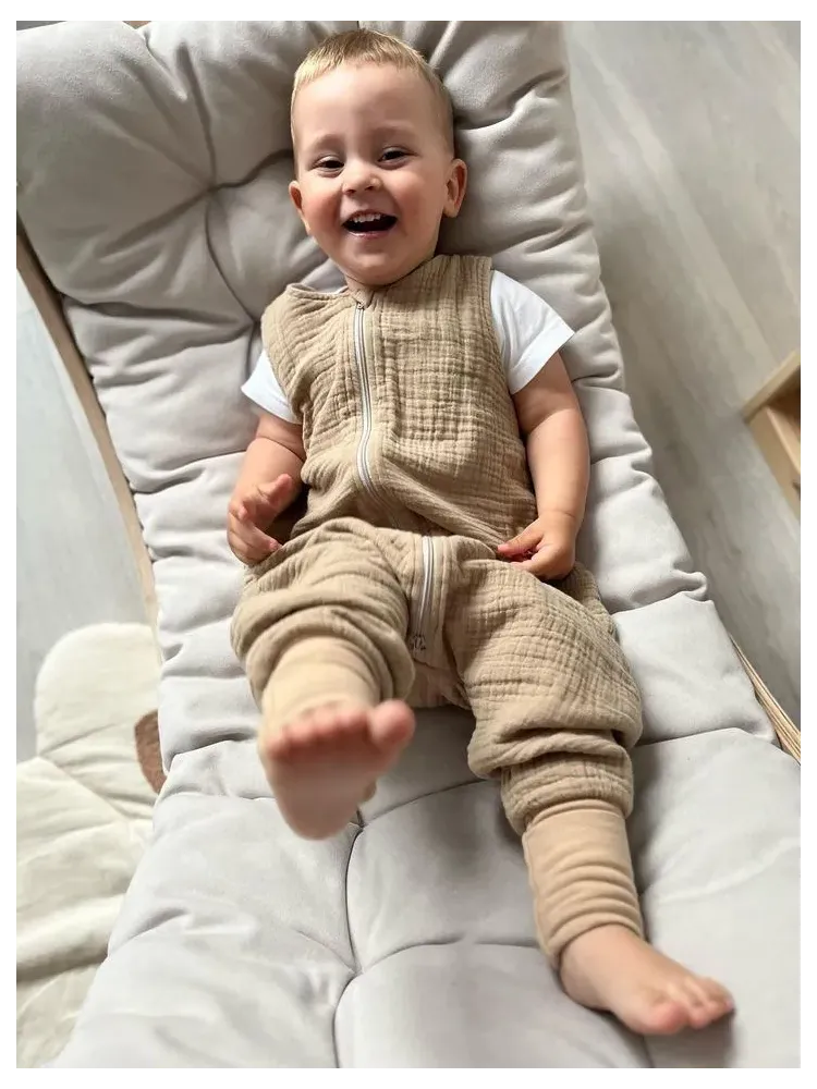 Śpiworek z nogawkami 1 tog muślin beżowy zabawa babybaj