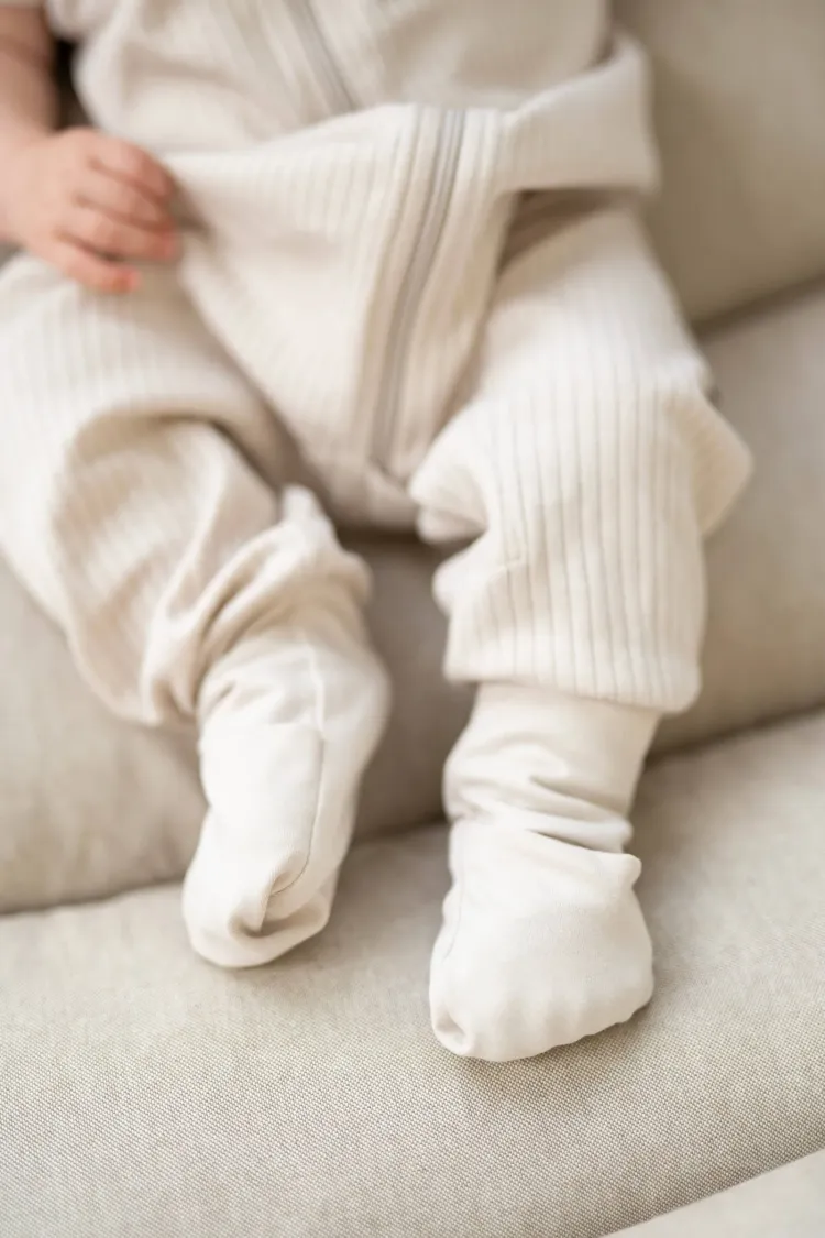 Śpiworek z nogawkami 1,5 tog Prążek jasny beż