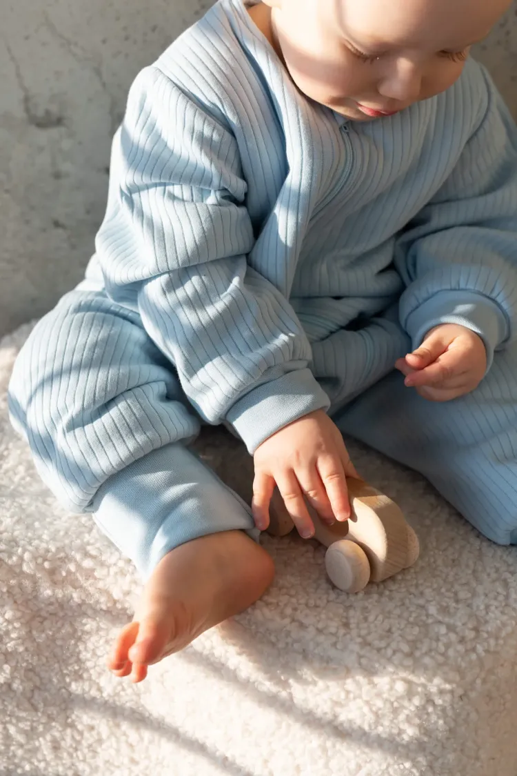 Śpiworek z nogawkami 1,5 tog Prążek lazurowy z długim rękawem