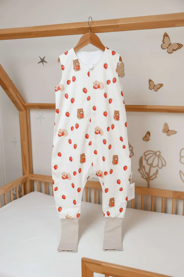 Śpiworek z nogawkami 1 tog Misie i truskawki – niemowlęcy | BabyBaj